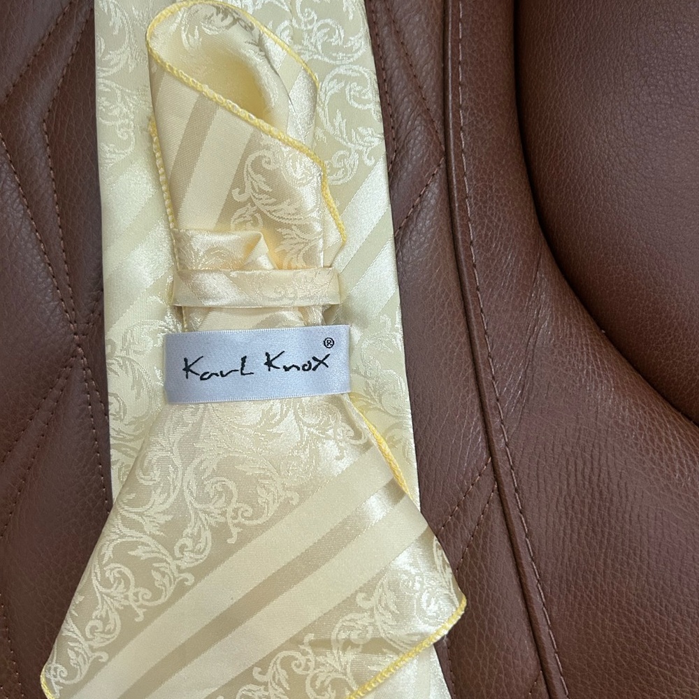 Yellow Paisley & Karl Knots Stripe Men's Tie